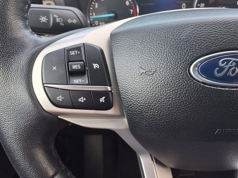 Used 2023 Ford Explorer XLT image 17