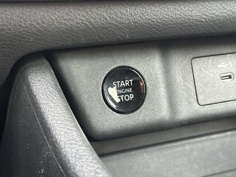 Used 2024 Nissan Rogue S AWD/4WD image 23