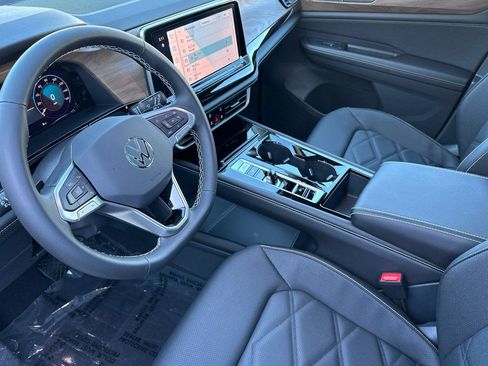 New 2026 Volkswagen Atlas SE FWD image 9