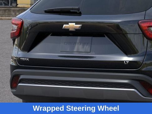New 2026 Chevrolet Trax LT w/ Sunroof Package image 15