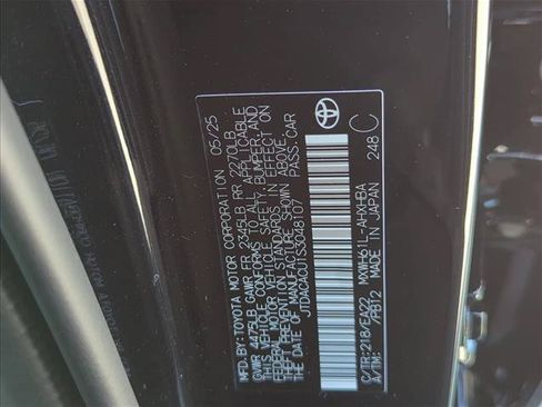 Used 2025 Toyota Prius Plug-In Hybrid w/ Limited Premium Package FWD image 18