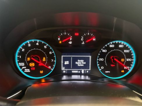 Used 2018 Chevrolet Equinox LT image 10