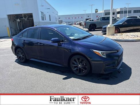 Used 2024 Toyota Corolla SE FWD image 3