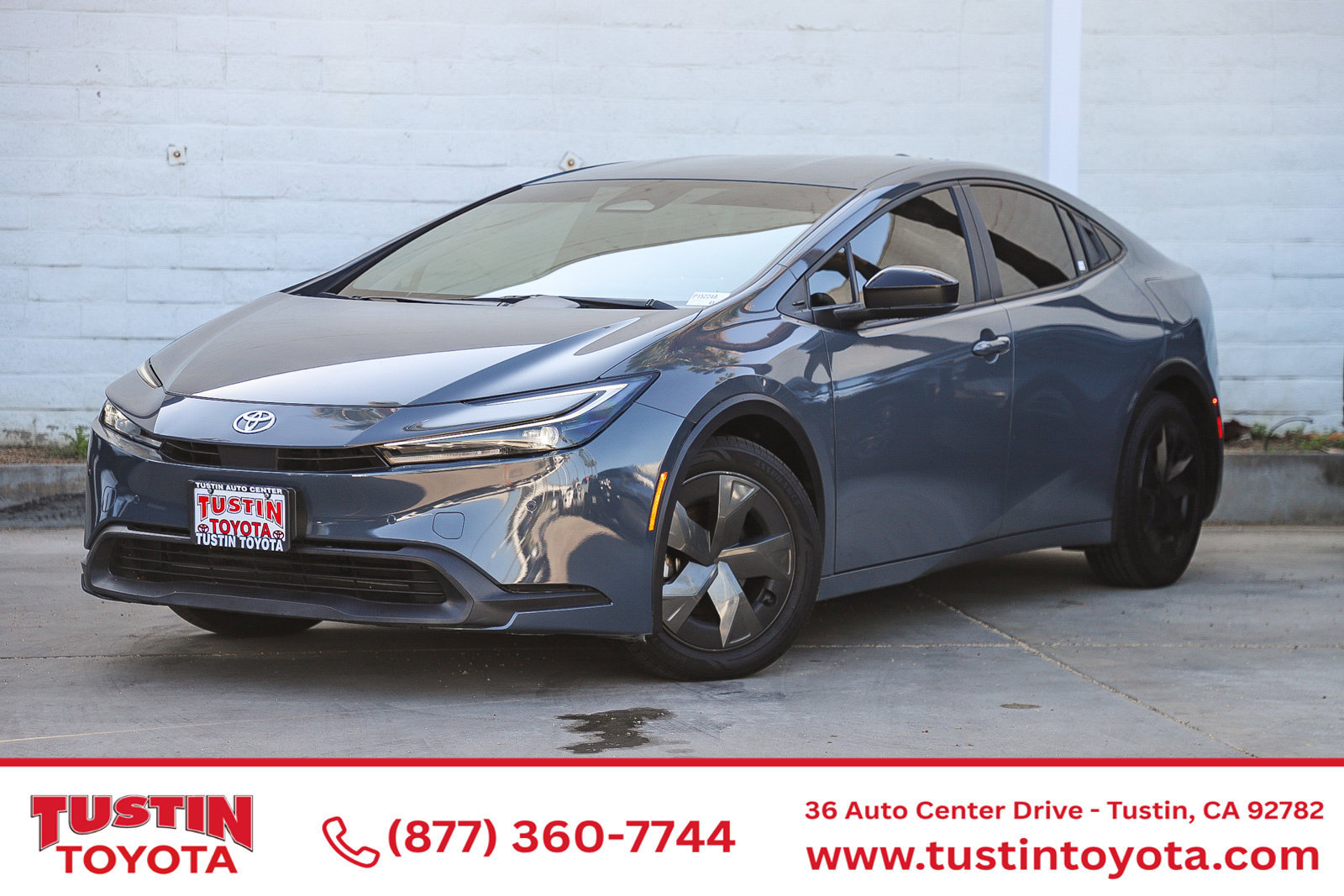 Certified 2024 Toyota Prius LE FWD image 1