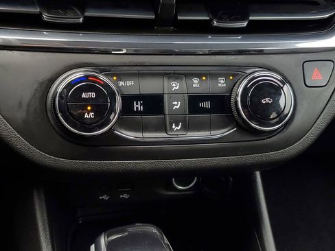 Used 2025 Buick Envista Preferred image 22