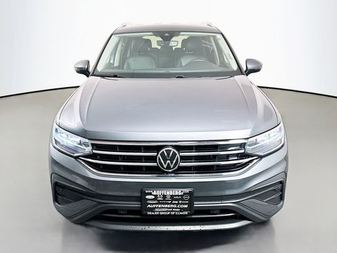 Used 2023 Volkswagen Tiguan SE image 2