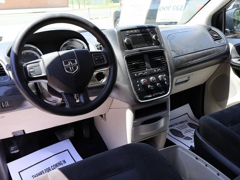 Used 2016 Dodge Grand Caravan SE w/ Quick Order Package 29E SE FWD image 23