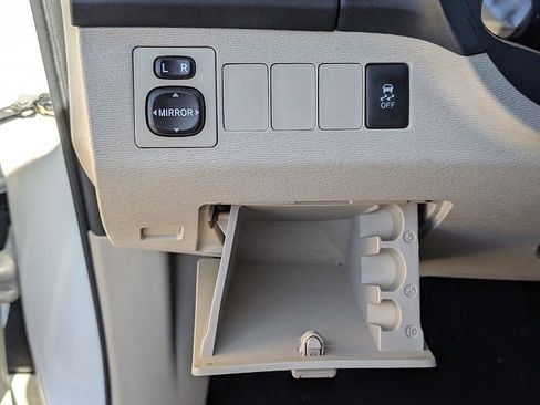 Used 2009 Toyota Venza image 29