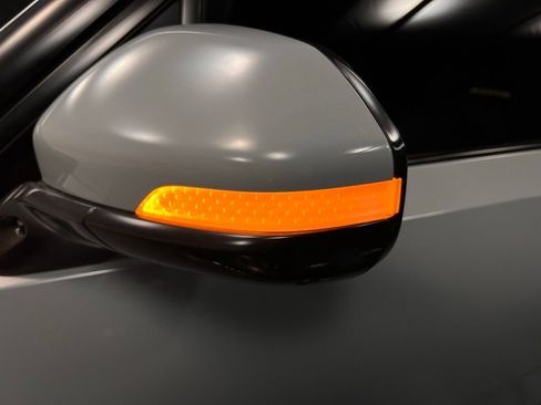 Used 2024 Rivian R1S Adventure AWD/4WD image 28