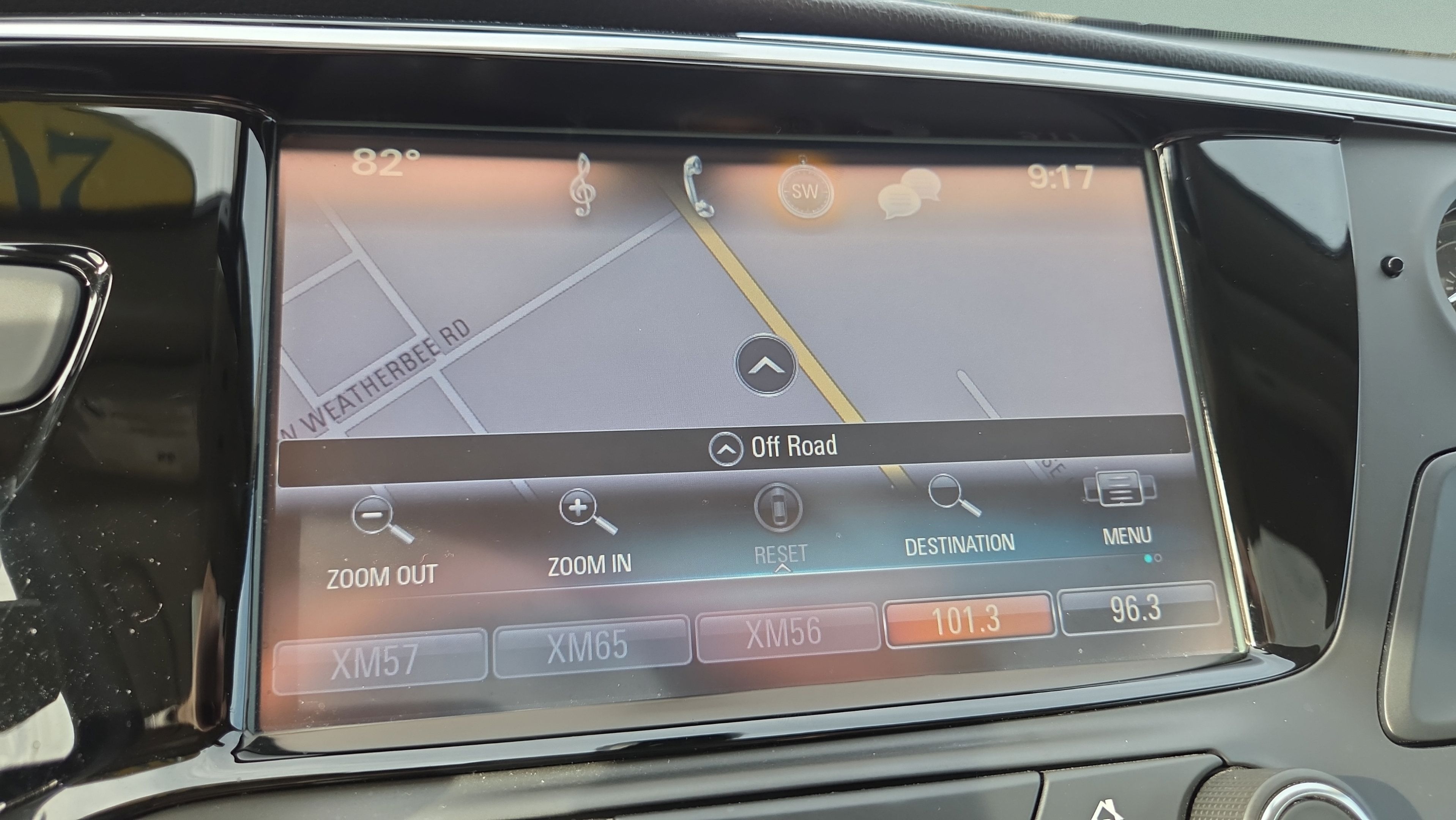 Used 2017 Buick Envision Essence FWD image 27
