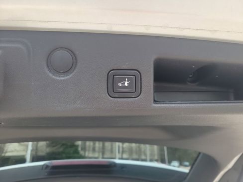 Used 2020 Chevrolet Equinox LT image 28