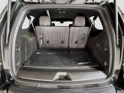 Used 2025 Chevrolet Suburban LT AWD/4WD image 25