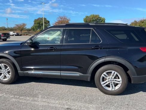 Used 2022 Ford Explorer XLT w/ Equipment Group 202A image 37
