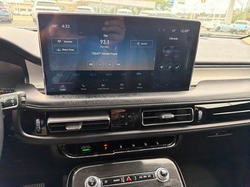 Used 2023 Lincoln Nautilus AWD image 23