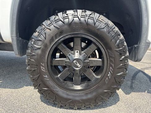 Used 2022 Chevrolet Silverado 2500 Custom w/ Custom Value Package AWD/4WD image 10