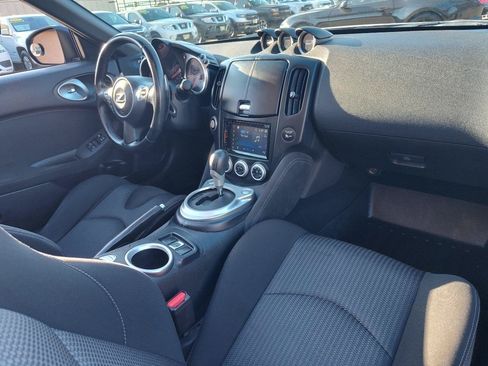 Used 2015 Nissan 370Z Roadster RWD image 31