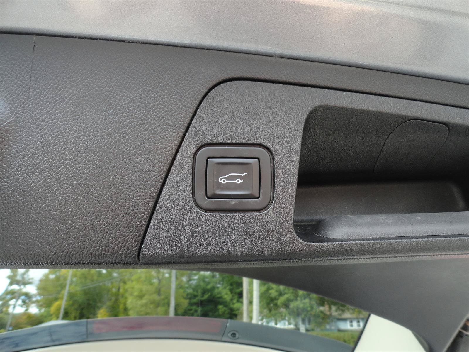 Used 2019 Buick Envision Essence AWD/4WD image 25