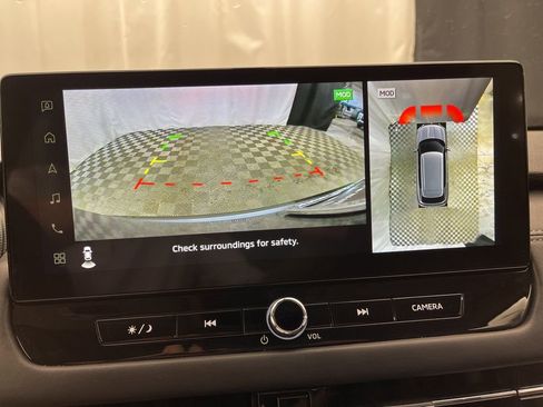 Used 2025 Mitsubishi Outlander SE image 16