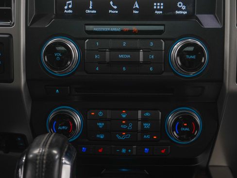 Used 2018 Ford F150 Lariat w/ Equipment Group 502A Luxury image 15