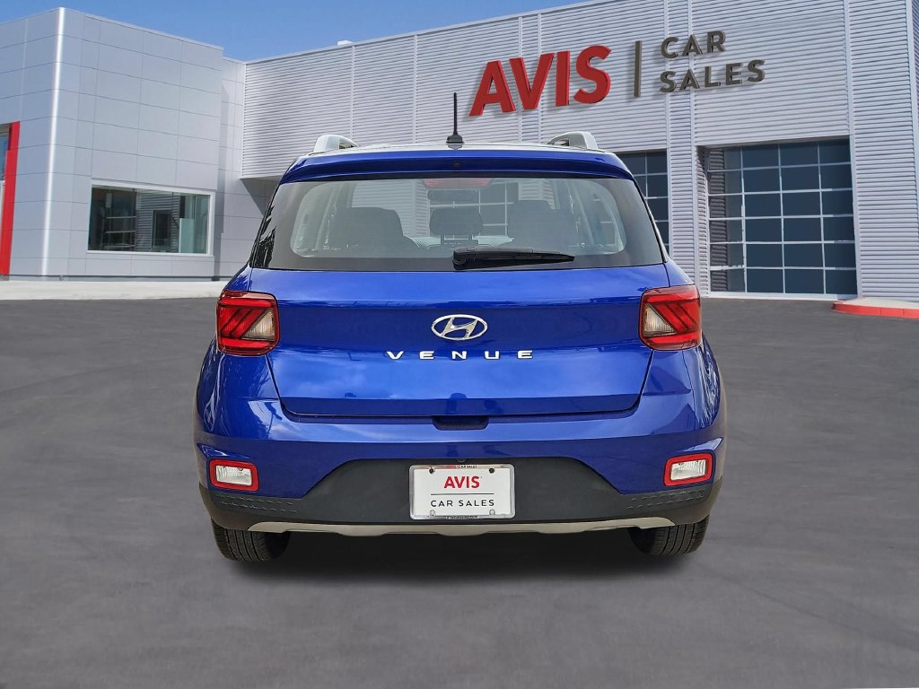Used 2025 Hyundai Venue SEL FWD image 7