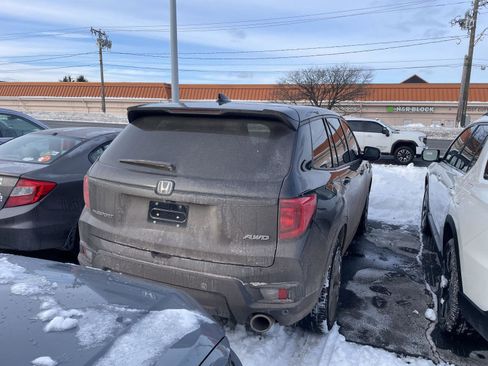 Used 2023 Honda Passport EX-L image 2