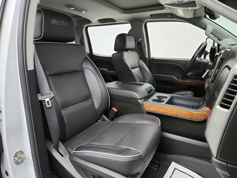 Used 2019 Chevrolet Silverado 2500 High Country w/ Duramax Plus Package image 26