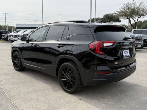 Used 2023 GMC Terrain SLT w/ Elevation Edition image 7