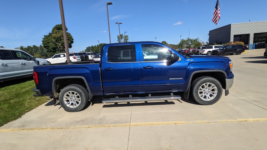 Used 2014 GMC Sierra 1500 SLE w/ SLE Value Package AWD/4WD image 2