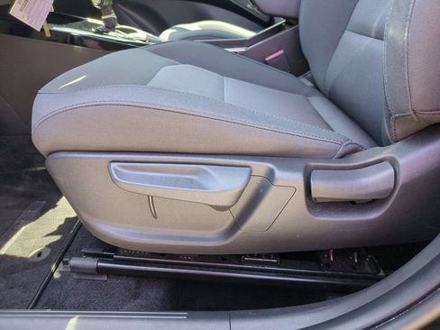 Used 2025 Kia Niro LX FWD image 14