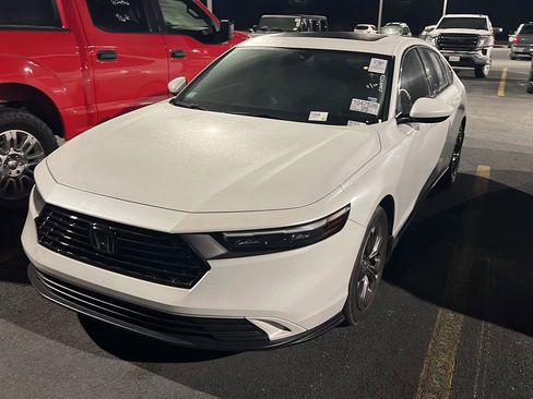 Used 2023 Honda Accord EX image 2