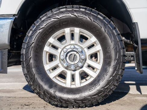 Used 2024 Ford F250 XL image 2