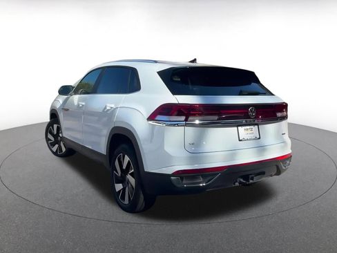 Used 2025 Volkswagen Atlas Cross Sport SE image 11