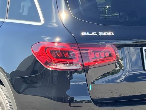Used 2022 Mercedes-Benz GLC 300 4MATIC image 10