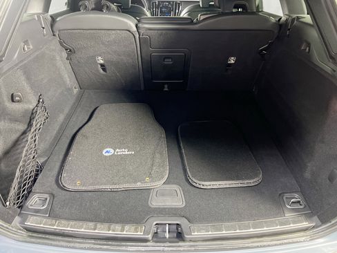 Used 2022 Volvo XC60 B5 R-Design w/ Advanced Package image 26