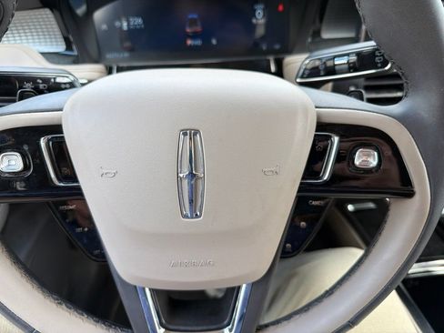 Used 2024 Lincoln Corsair AWD image 16