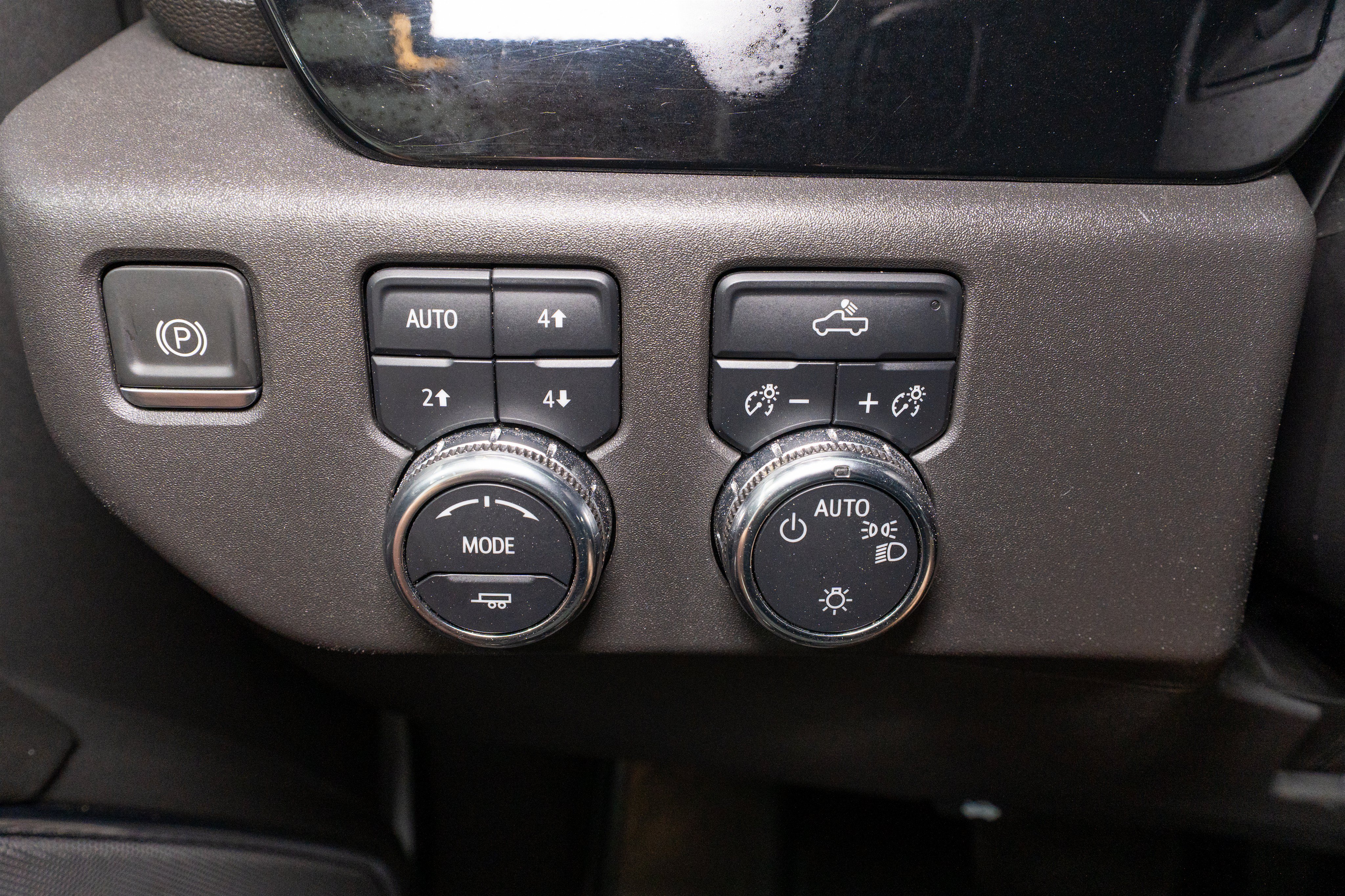 Used 2024 GMC Sierra 1500 SLE w/ X31 Off-Road Package AWD/4WD image 27