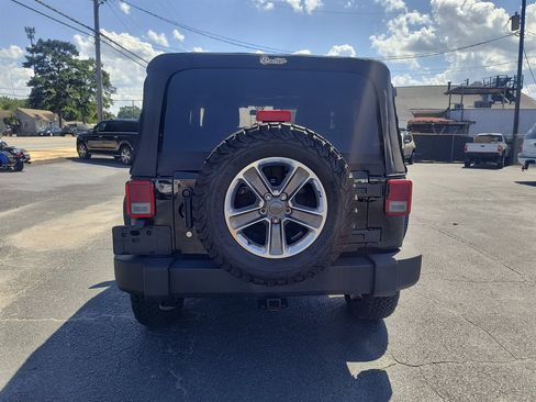 Used 2012 Jeep Wrangler Sport AWD/4WD image 4