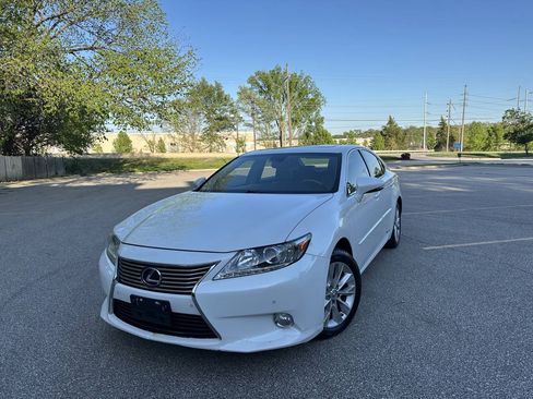 Used 2013 Lexus ES 300h w/ Luxury Pkg FWD image 1