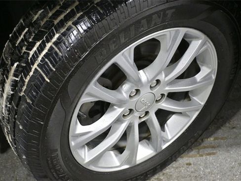 Used 2020 Jeep Cherokee Latitude image 8