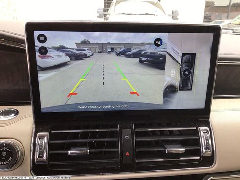 Used 2022 Lincoln Navigator Reserve image 9