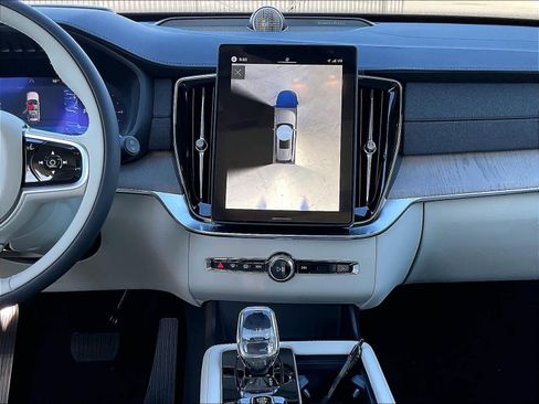 New 2026 Volvo XC90 T8 Ultra w/ Lounge Package image 9