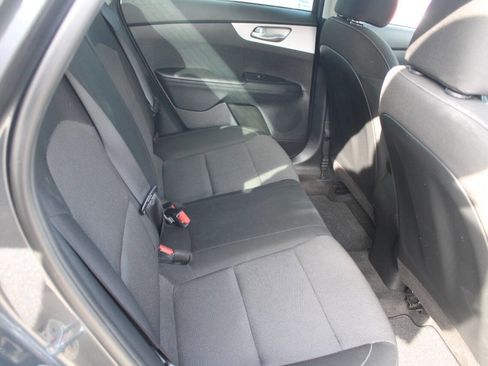 Used 2022 Kia Forte LXS image 6