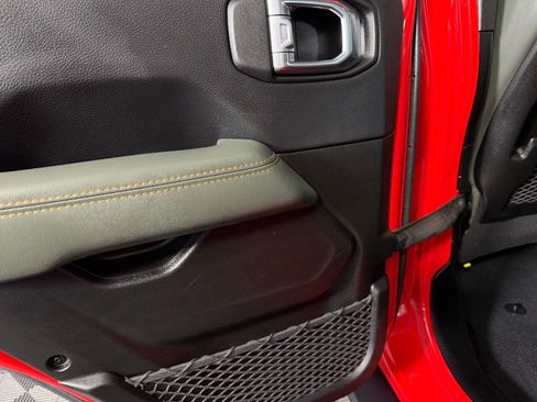 Used 2025 Jeep Gladiator Mojave w/ Steel Bumper Group image 27