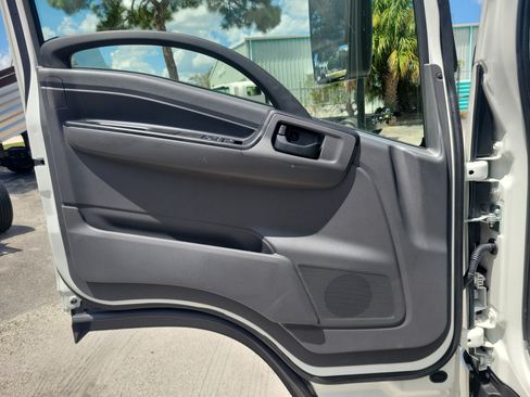 Used 2027 Isuzu NPR RWD image 7