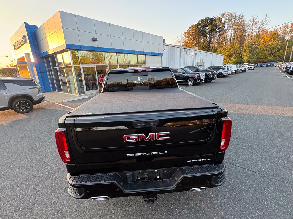 Used 2021 GMC Sierra 1500 Denali w/ Denali Carbonpro Edition AWD/4WD image 11