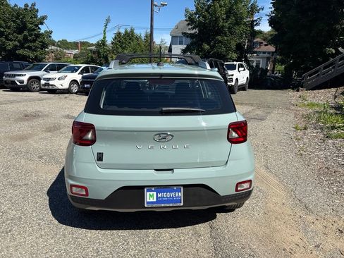 Certified 2025 Hyundai Venue SEL FWD image 4