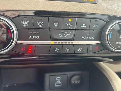 Used 2022 Ford Escape SEL image 28