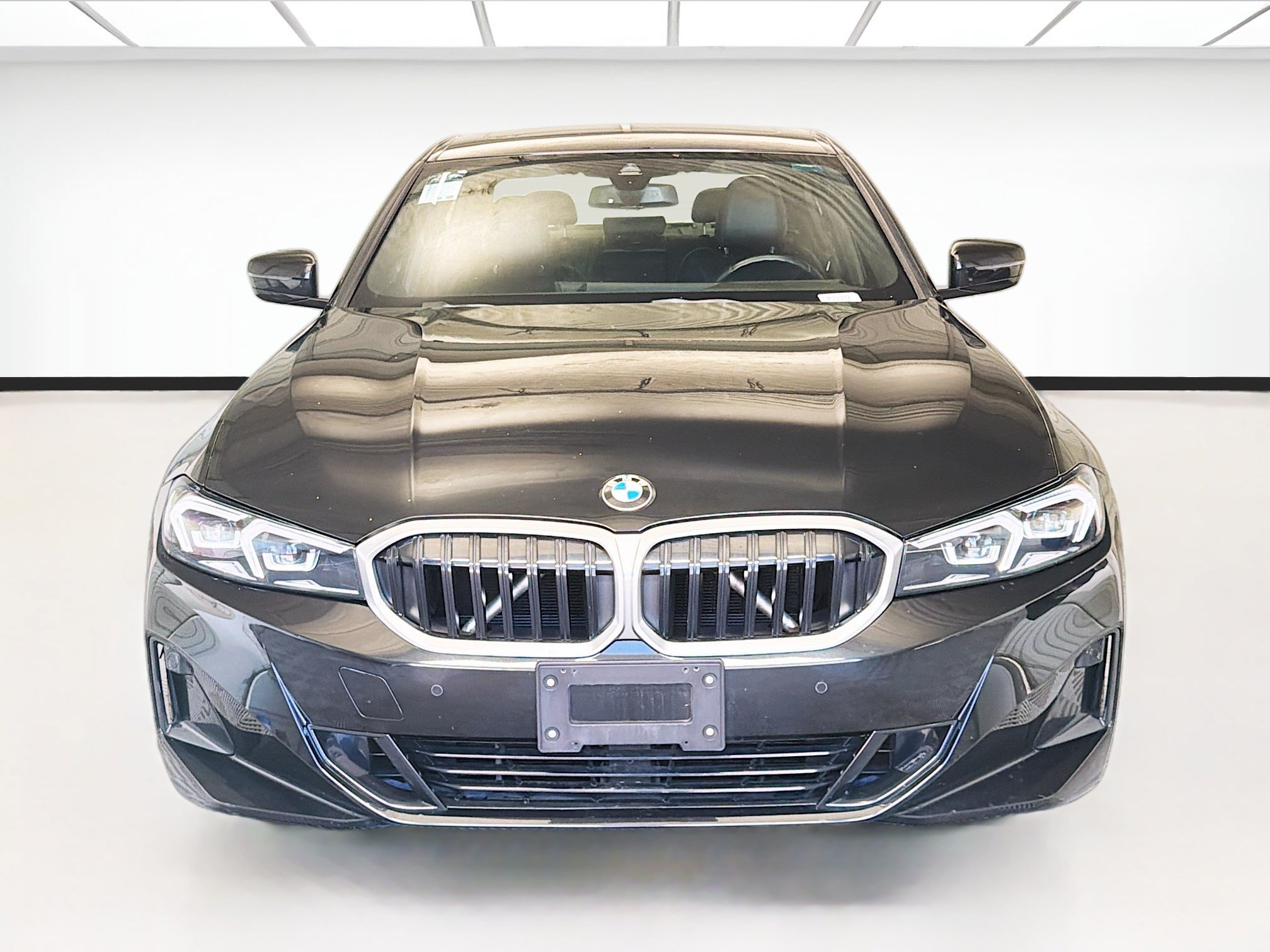 Used 2023 BMW 330i Sedan w/ Driving Assistance Package RWD image 2