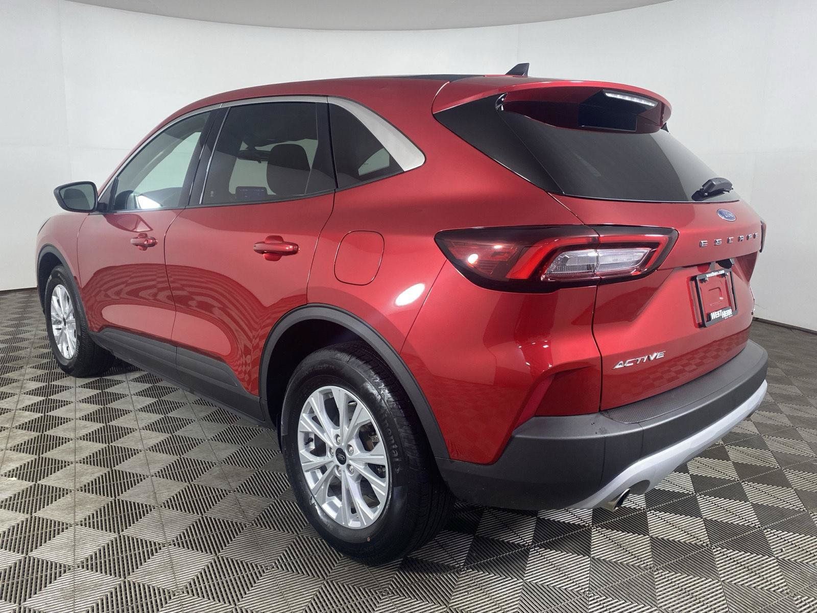 Used 2023 Ford Escape Active AWD/4WD image 5