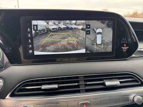 Used 2022 Hyundai Palisade Limited w/ Winter Package image 12